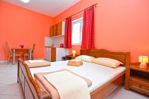 Apartment Veli Vrh 72 – Photos 3