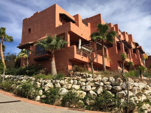 Luxurious Townhouse with sea views