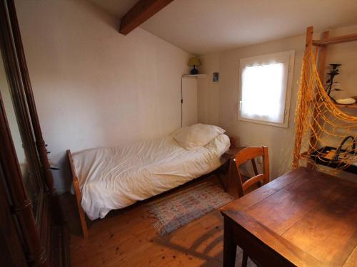 Postel nebo postele na pokoji v ubytování Maison Saint-Pierre-d'Oléron, 4 pièces, 4 personnes - FR-1-246A-115