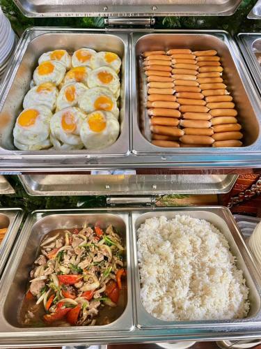 Jídlo v hotelu nebo okolí