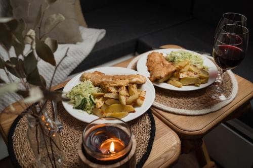 Makanan di atau berdekatan perkhemahan ini