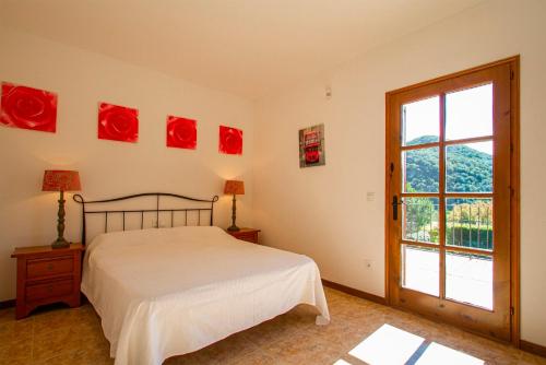 A bed or beds in a room at Club Villamar - Stralitzia