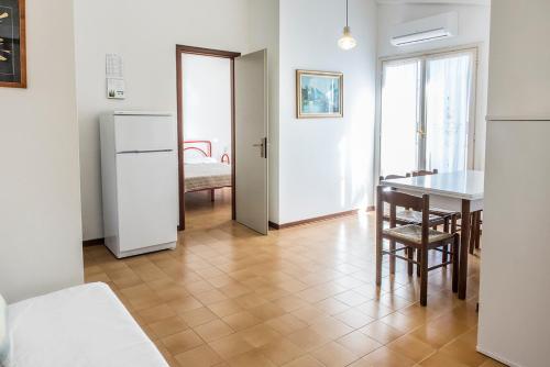 M271 - Marcelli, comodo bilocale con balcone