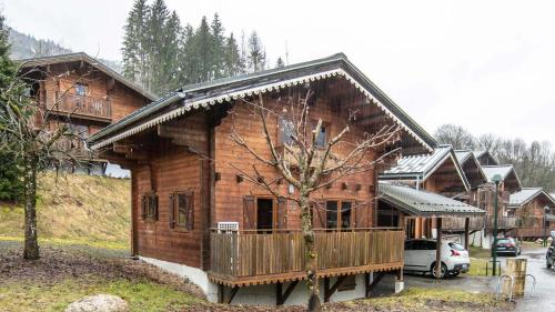 Photo de la galerie de l'établissement Bois de Champelle - 14 - Chalet cosy - 6 pers, à Morillon