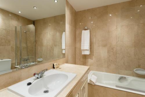 Coral Beach Aparthotel photo 89