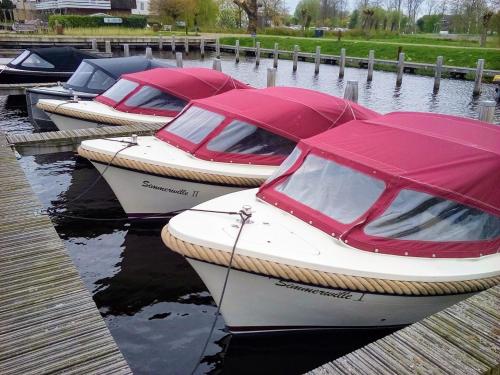 Fotografie z fotogalerie ubytování Simmerwille B&B- Camping- Bootverhuur v destinaci Earnewâld