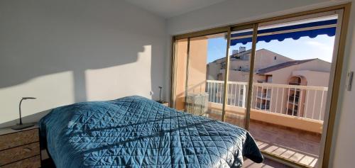 Posteľ alebo postele v izbe v ubytovaní Frejus Plage Le Mediterranee, Magnifique T2, 38m2,