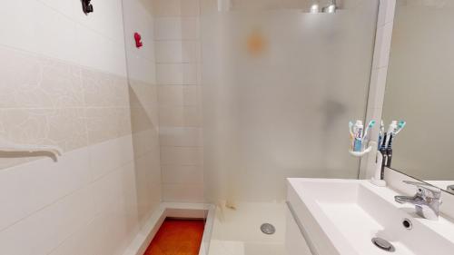 Et badeværelse på Panoramic View face Mer