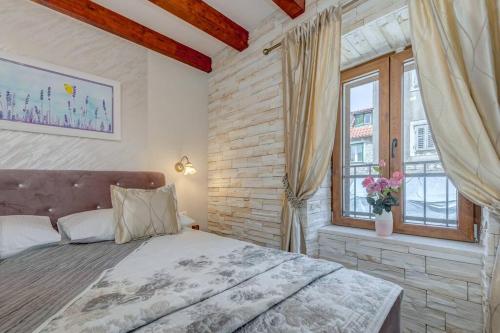 DIVA 2,stylish Old Town studio apartment near beach