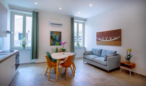 Cosmo 38 Luxury Apartments - Free Parking