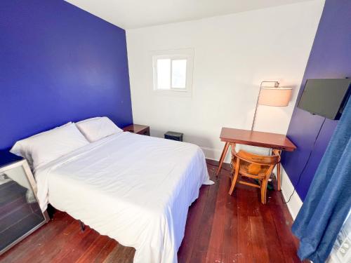 ITH San Diego Adventure Hostel Image