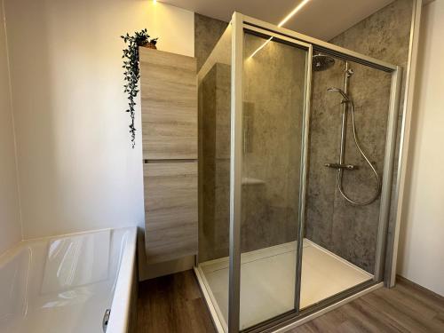 Kylpyhuone majoituspaikassa "A Cabana" in De Panne
