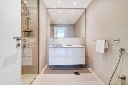 Koupelna v ubytování Al Haseer, Shoreline 7, Palm - Elegant One Bedroom