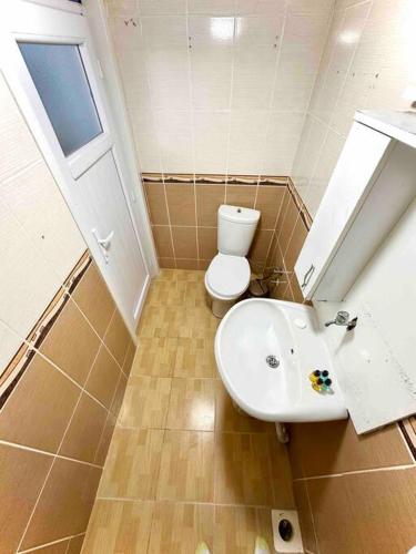 Koupelna v ubytování İstanbulun merkezinde,şık,büyük 2+1 dubleks daire
