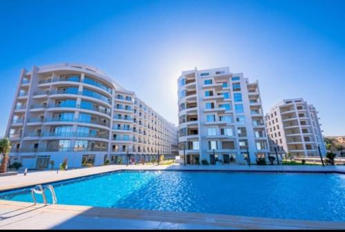 شقة احلامك على البحر