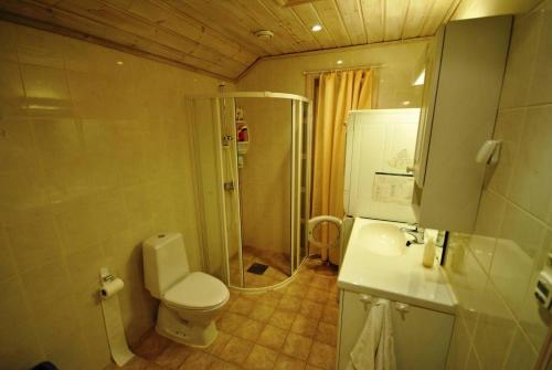 Koupelna v ubytování Remarkable 2-Bed Apartment in Steinsland