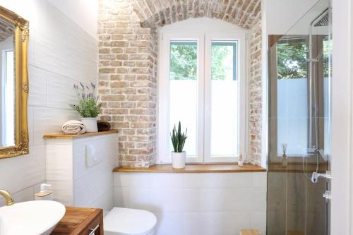 Monfrina 1, luxury Old Town apartment near beach