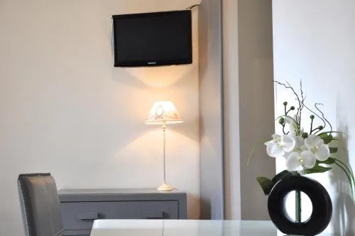 SeaYouSoon Inn Cannes - Studios photo 3