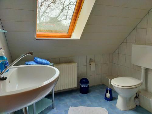 Koupelna v ubytování Ferienhaus Groß Popkenhausen
