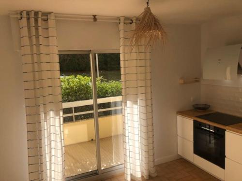 Kuchyňa alebo kuchynka v ubytovaní Appartement Biarritz Sud