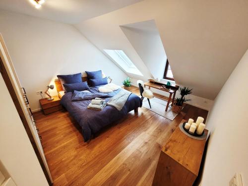 Posezení v ubytování Seezeit - gemütliche Ferienwohnung, Tiefgarage, Cospudener See