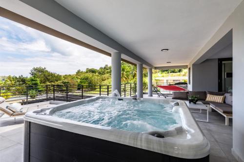 Gallery image of Luxury Modern Luquillo Beach Villa in Pitahaya