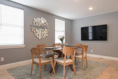 Lux Dream Home at 6BR/4BA (31 days rental)
