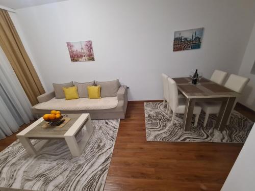 Posezení v ubytování Ulcinj apartman "MARTINA"