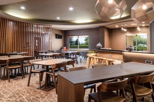 Restaurace v ubytování SpringHill Suites by Marriott Colorado Springs South