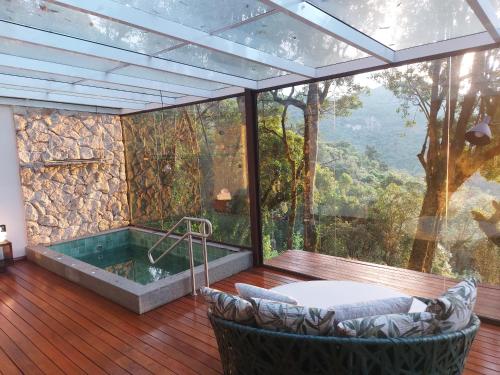 Un jardín fuera de Kuriuwa Hotel