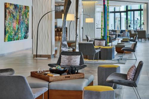 Posezení v ubytování Art Ovation Hotel, Autograph Collection