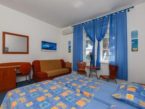 Family friendly seaside apartments Kastel Stari, Kastela - 18114
