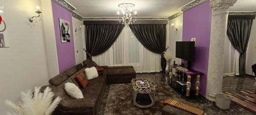 Posezení v ubytování شقه مفروشه فندقيه رائعه 220م مكيفه معقمه انترنت مجاني السكن للعائلات والأسر فقط وليس أفراد