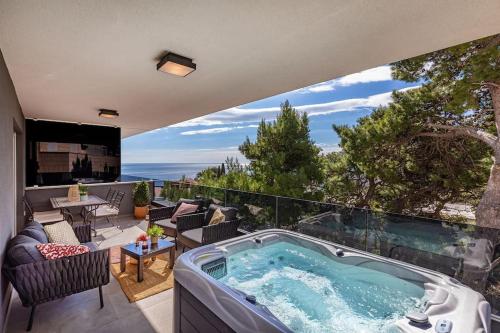 Deluxe suite Jacuzzi & Sea View
