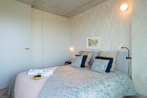 Host Wise - Luxurious Impressive Apartment - Balcony and Pool