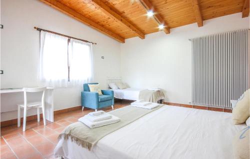 Awesome Home In Senerchia With Jacuzzi, 6 Bedrooms And Wifi