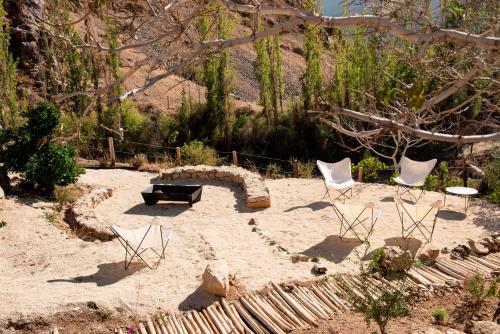 Κήπος έξω από το Glaciar de Roca Lofts