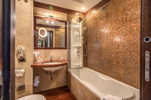 Ένα μπάνιο στο Kolbe Hotel Rome