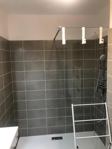 Kúpeľňa v ubytovaní Echappée mer - 4 pers - Parking privé - Ascenseur - 60m2