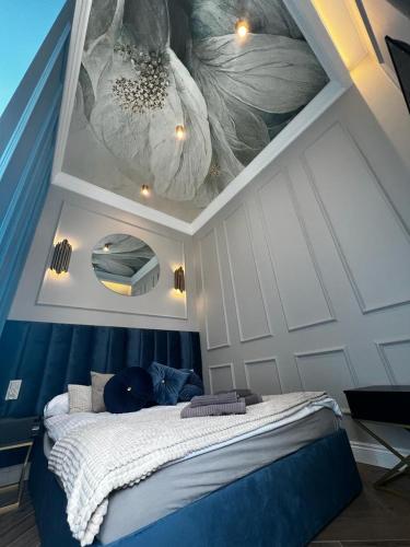 Family & Business Sauna Apartments Sienkiewicza Wesoła No 5 Centrum Downtown - 2 Bedroom with Private Sauna, Bath with Hydromassage, Parking - NEW!