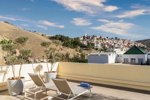Vue générale sur la montagne ou vue sur la montagne depuis l'hôtel