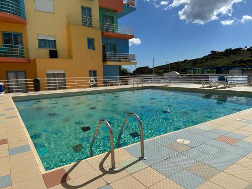 Marina de Albufeira T2 até 6 pax Com Piscina e Vista Marina