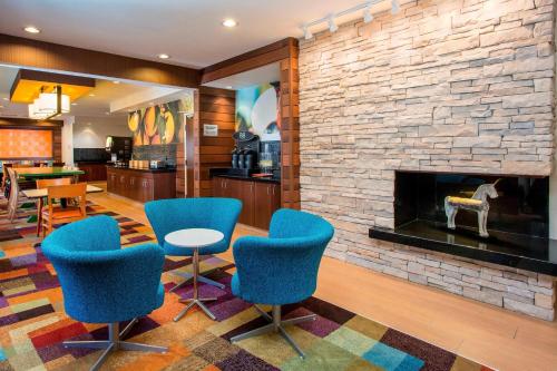 Ruang duduk di Fairfield Inn & Suites Ashland