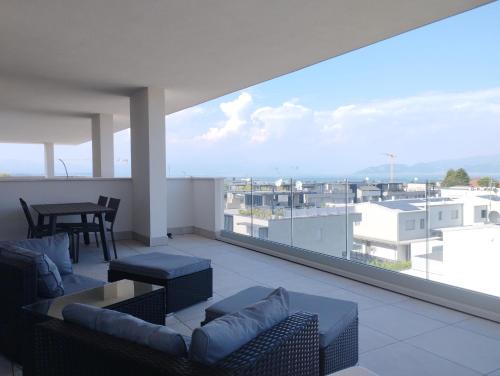 Opalia Residence - Wonderful Garda Lake view Apartment photo 2