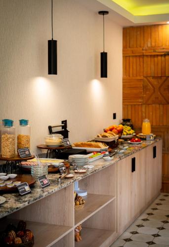 Makanan di atau berdekatan hotel