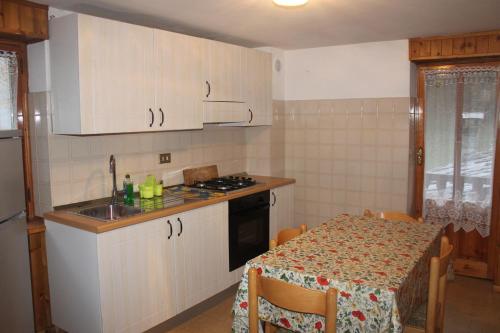 Kép Baita "Lou Tzatagni" Pialemont Champorcher - CIR VDA - PONTBOSET 0002 szállásáról Pontbosetben a galériában