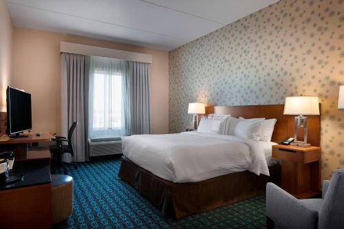 Giường trong phòng chung tại Fairfield Inn & Suites by Marriott Rock Hill