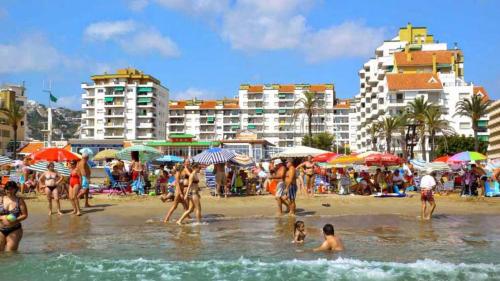 APARTAMENTO CON PARQUING zona centro