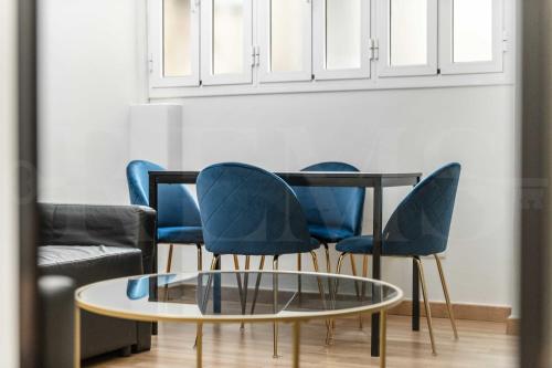 A seating area at Modern gem in heart of Málaga, near sights REMS