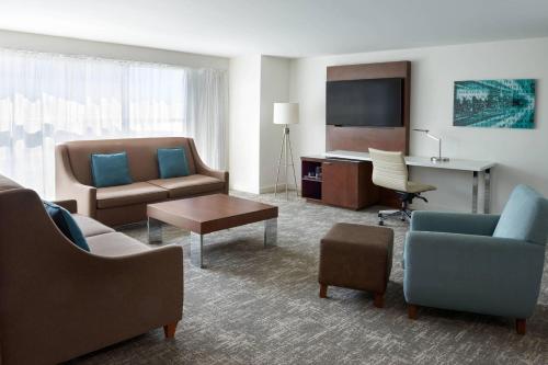 Toronto Marriott City Centre Hotel Image